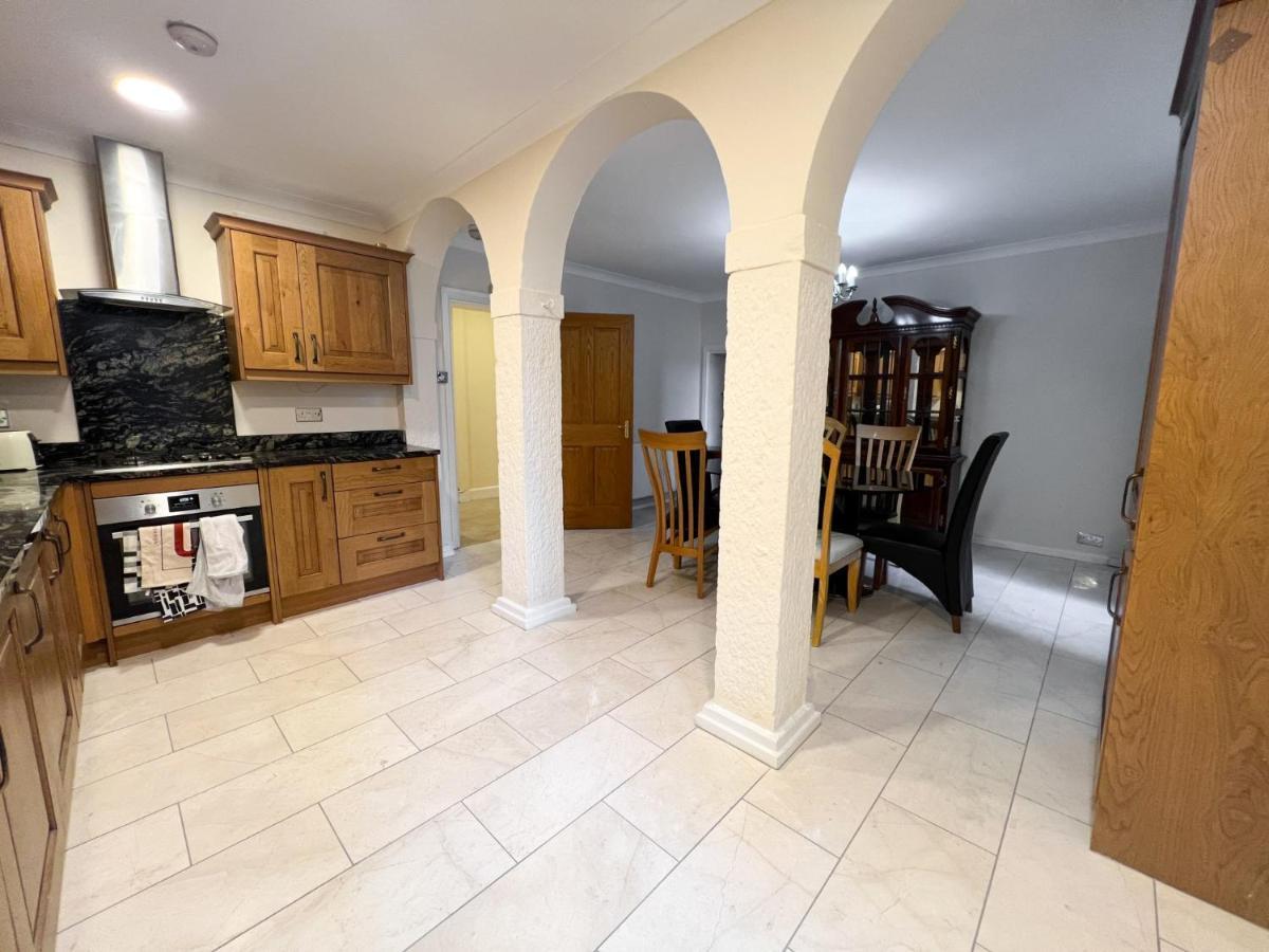 Spacious Flat Sleeps 8 Near Princes Street EDI Buitenkant foto